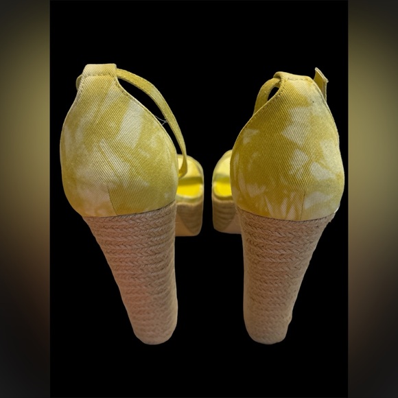 Yellow & White Platform Sandals - Picture 4 of 5